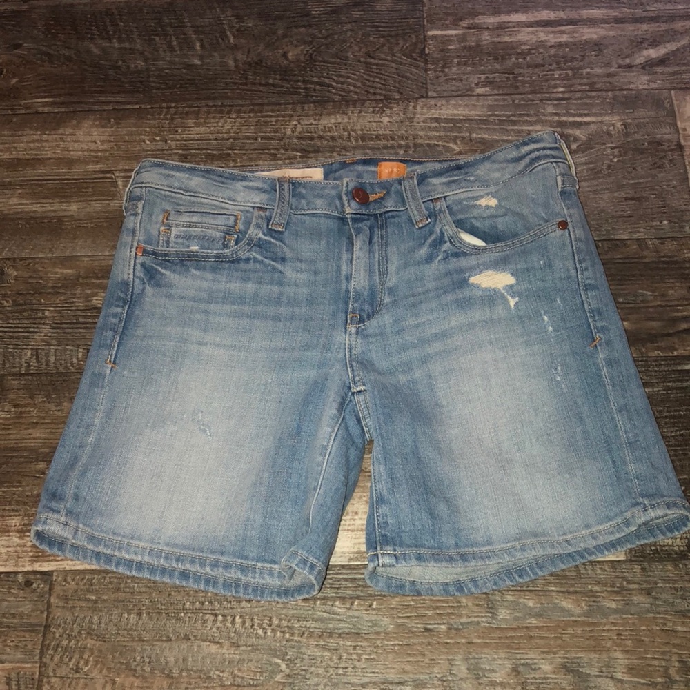 🌷Anthropologie/ Pilcro distressed denim shorts